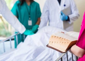 how-to-become-a-hospital-chaplain
