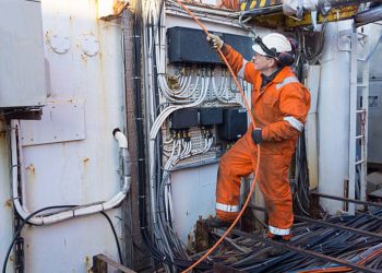 Marine Electrician Job Description and Salary