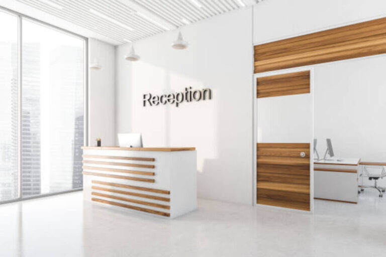 What to Look Out for When Hiring a Receptionist 