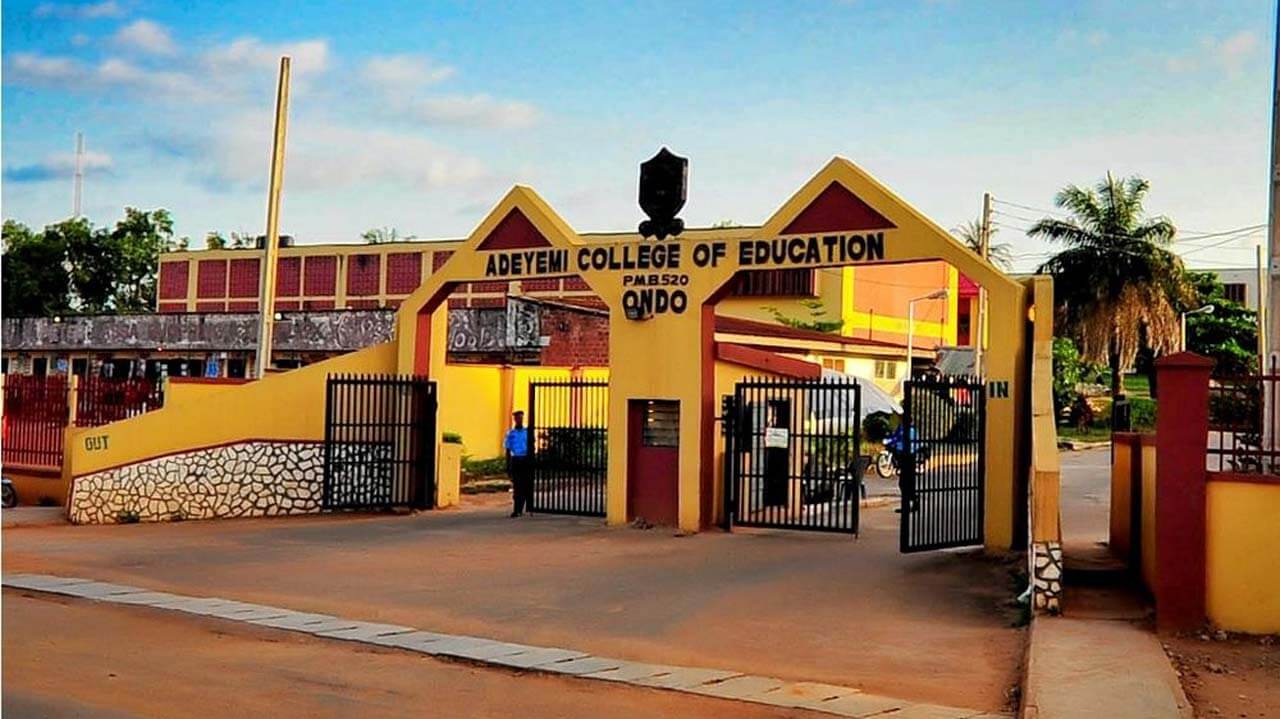 science courses in adeyemi college of education